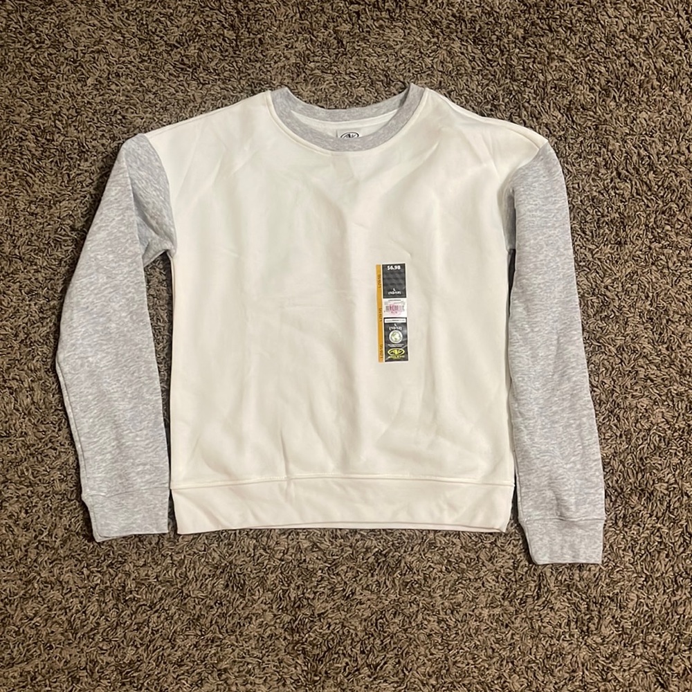 (15) Athletic Works Sweat Shirt